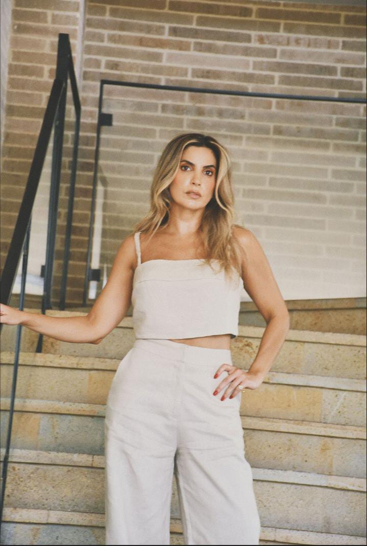 TOP AMADA BEIGE